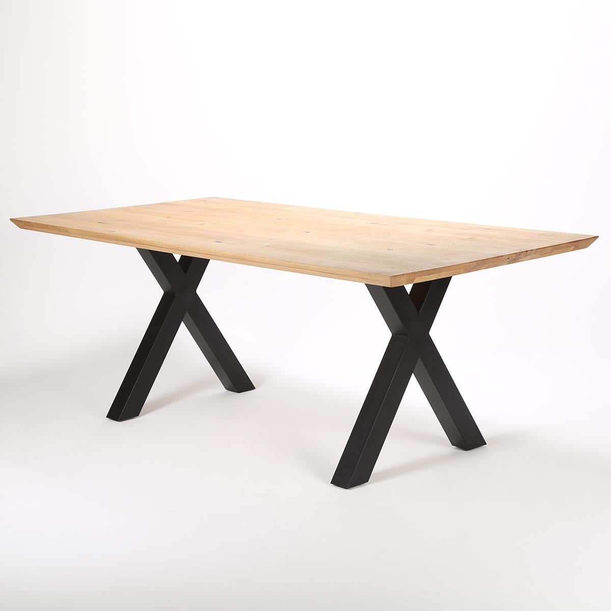 Tisch Schweizer Kante, Eiche massiv, 160x100cm mit X-Gestell