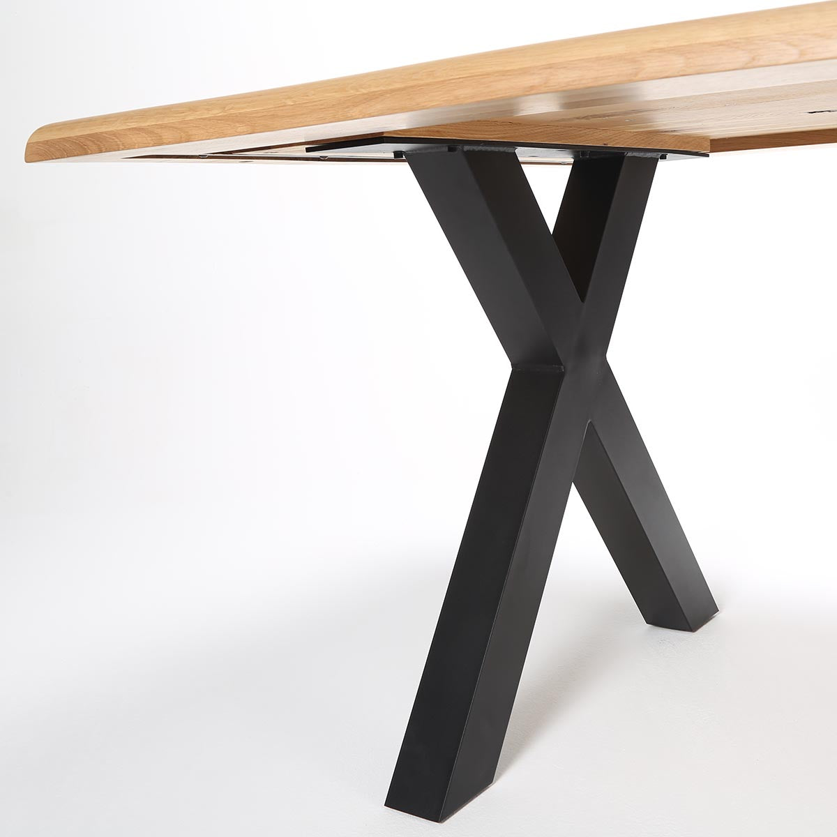 Esstisch Baumkante Eiche massiv 180x100cm mit X-Gestell